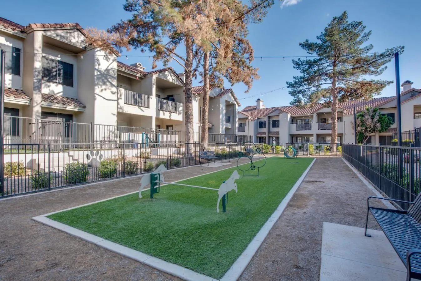 Pet-Friendly Scottsdale Pool Basketball Court Apartment