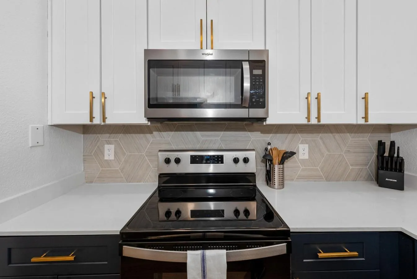 Apartment Pet-Friendly Scottsdale Pool Basketball Court United States