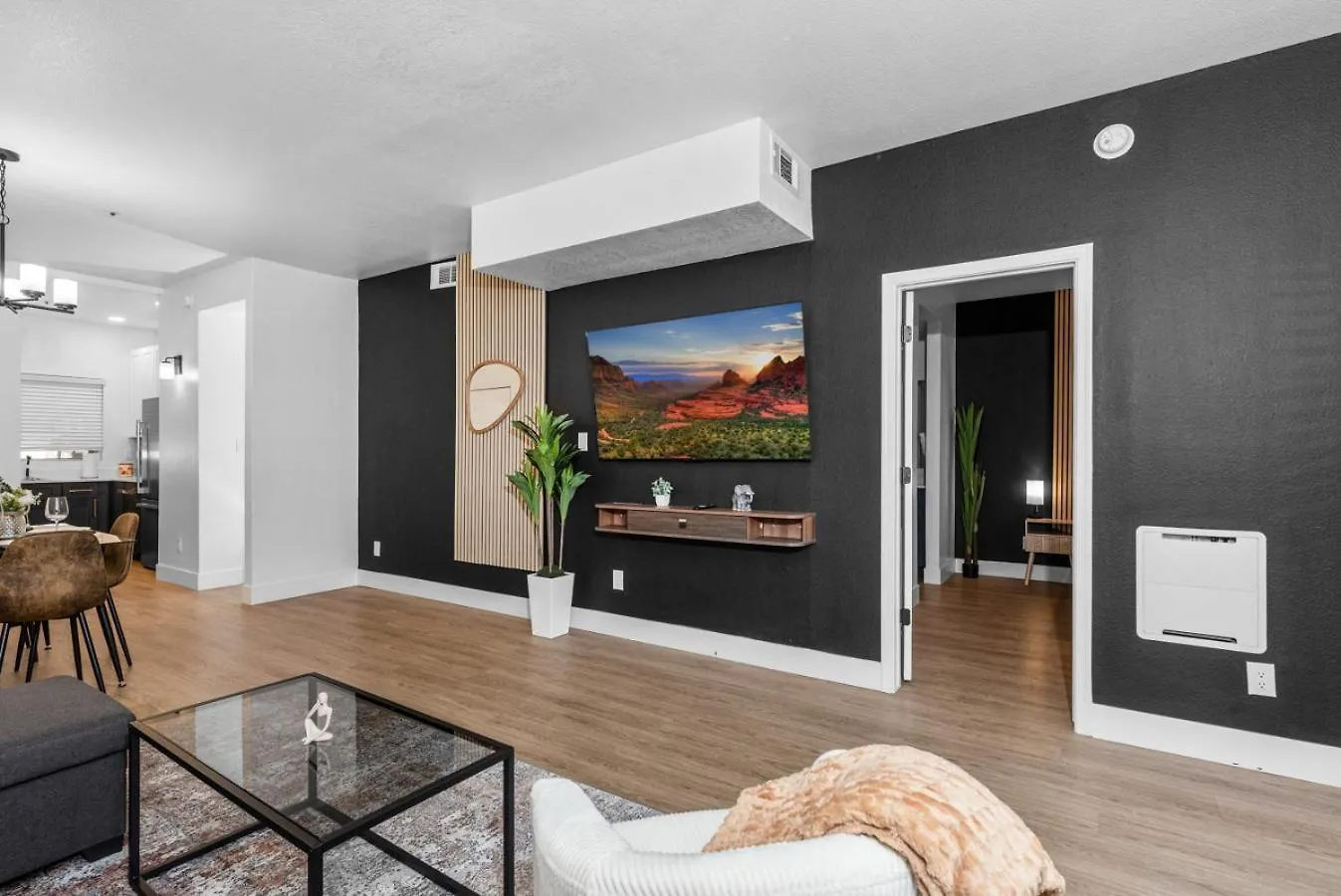 Apartment Pet-Friendly Scottsdale Pool Basketball Court