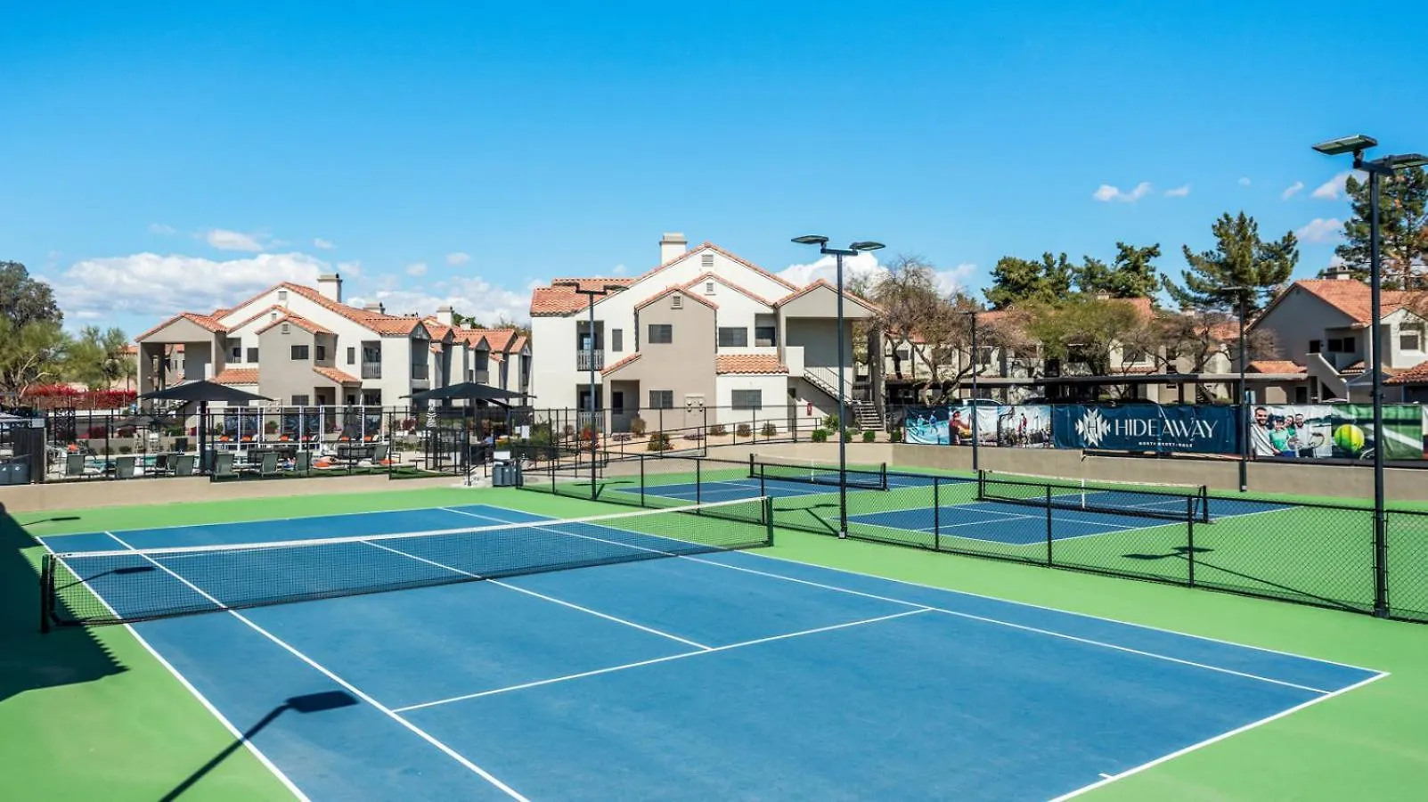 Apartment Pet-Friendly Scottsdale Pool Basketball Court