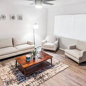 Stunning 2 Bedroom In Scottsdale
